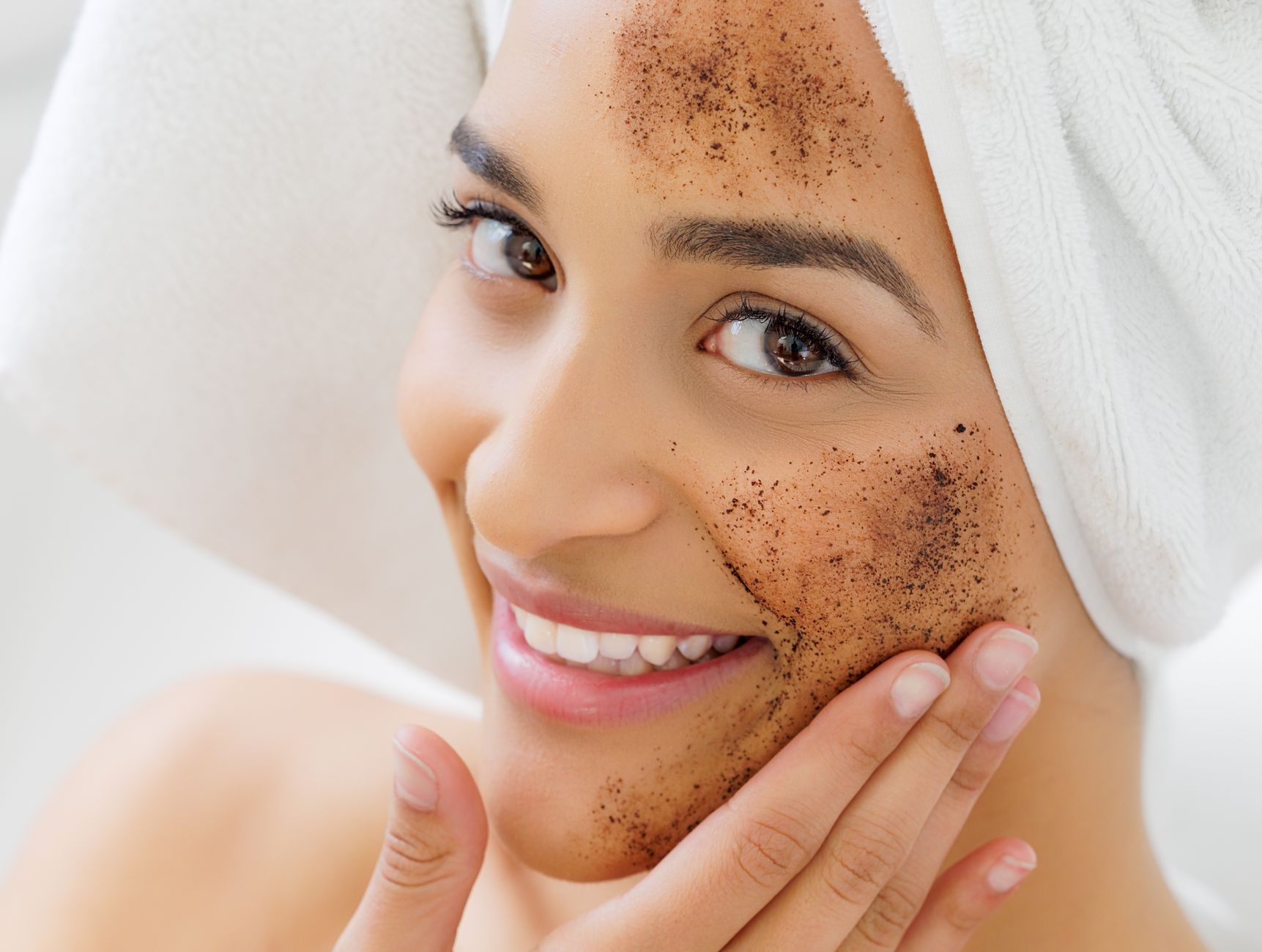 Scalp Exfoliation Benefits: How to Do It Safely at Home